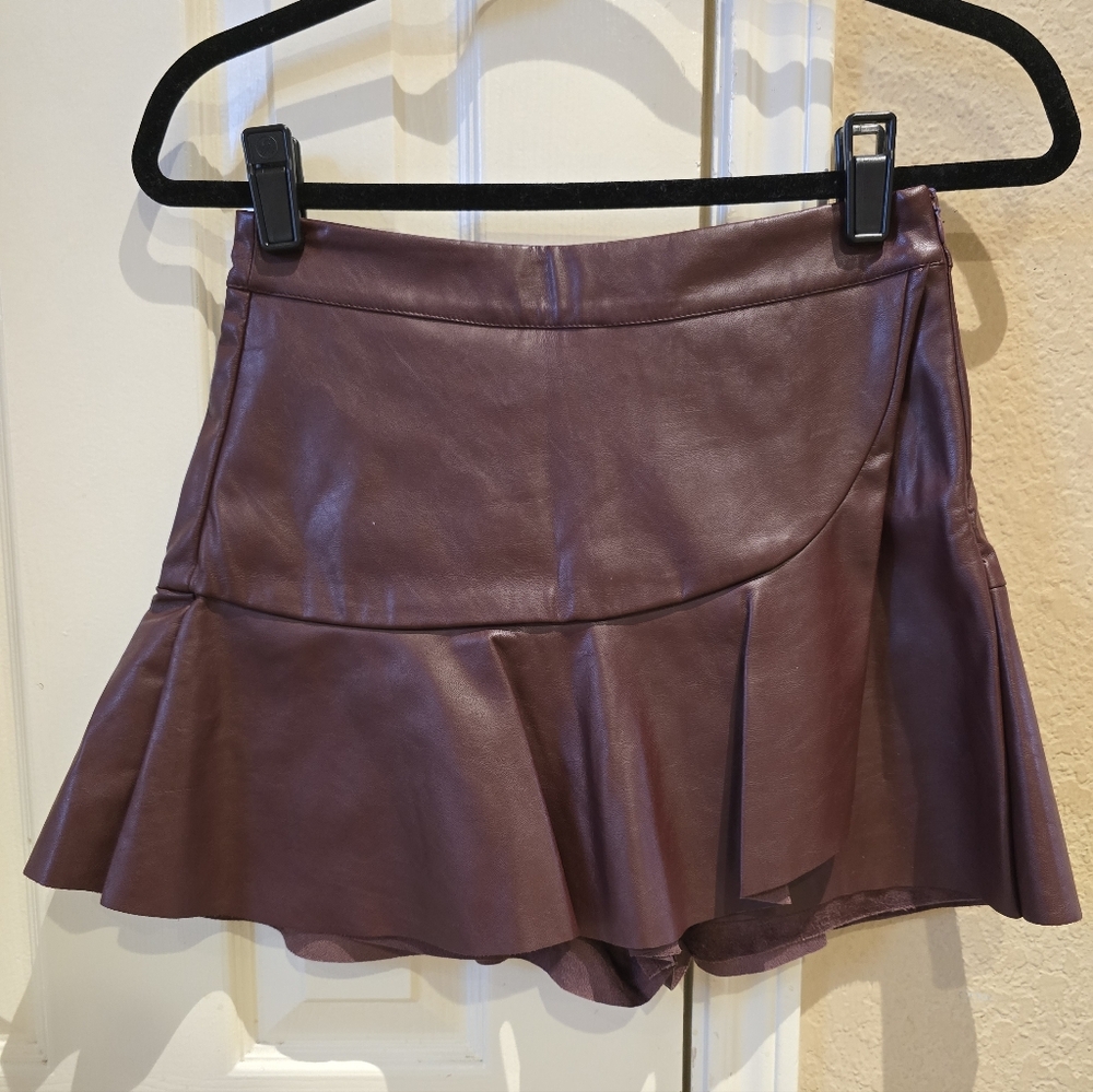 Do + Be Burgundy Pleather Mini Skort Small